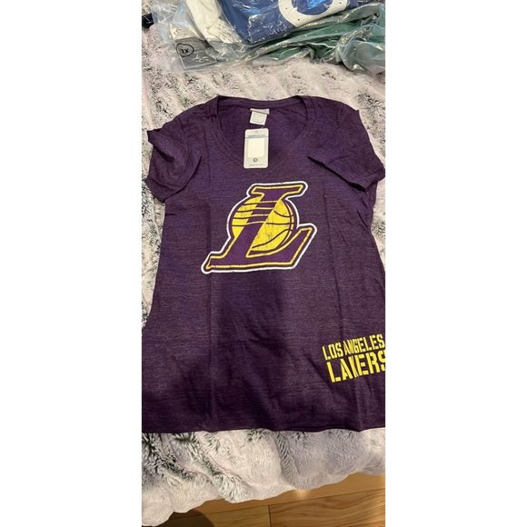 New with tags Women’s Large LA Lakers Short Sleeve Shirt - Picture 1 of 3